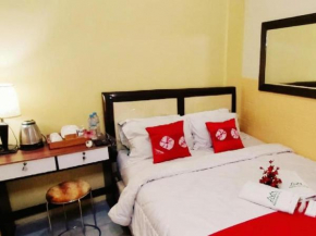 Room in BB - Charming Deluxe Room with Ac and Wifi